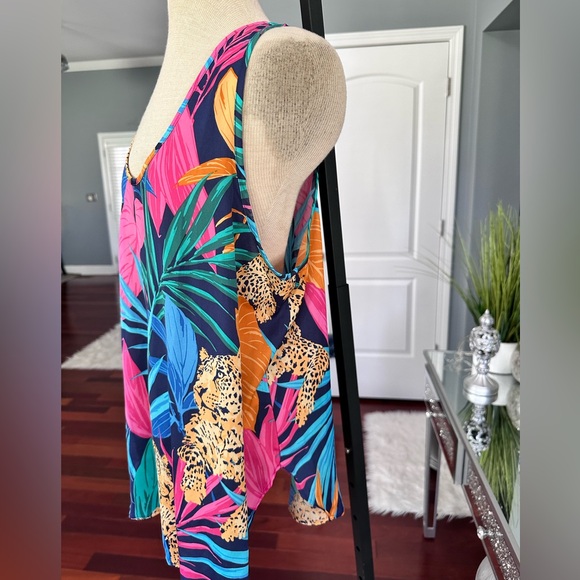 Van Winkle & Co Floral Floral Tunic - Picture 3 of 6